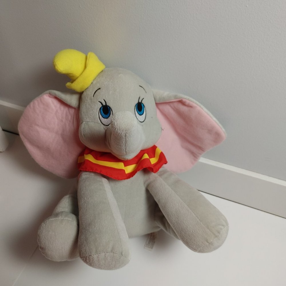 13" Dumbo plush DIsneyland Disney World